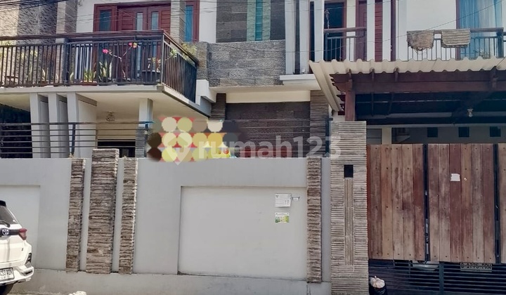 Rumah 2 Lantai 4 Kamar Tidur Di Jalan Lempuyang Monang Maning Denpasar Barat