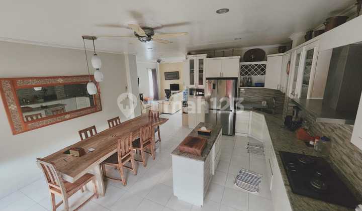 Freehold 5 Bedroom House in Canggu with High Occupancy Rate and Comfortable Living. 2