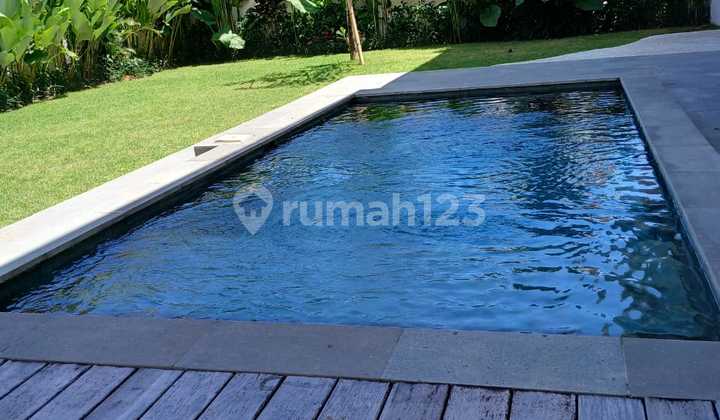 Luxury Land Villa 360 M2 with 3 Bedrooms in Batu Mejan, Canggu