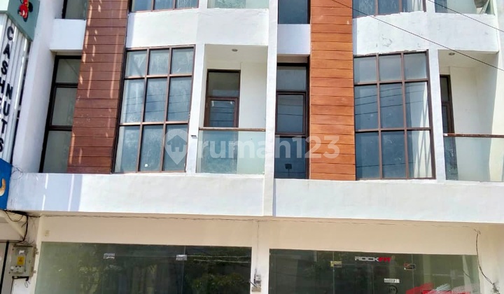 Strategic 3-Story Shop House on By Pass Nusa Dua Jimbaran Main Road Strategic 3-Story Shop House on By Pass Nusa Dua Jimbaran Main Road