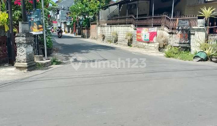 Rumah 2 Lantai Lokasi Strategis dan Nyaman - Full Furnished dan Siap Huni - Denpasar Barat 2