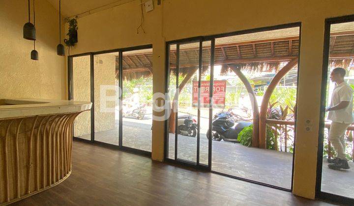RESTORAN DEKAT NOOK DI JALAN SIMPANG 3 UMALAS CANGGU 1