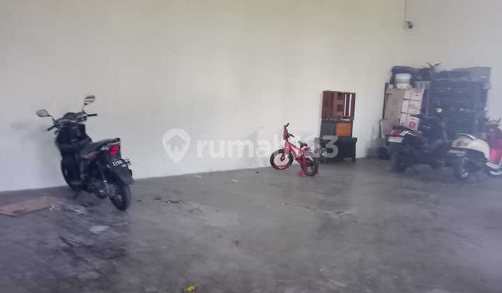 Large Scale 2-Story Commercial Shophouse Strategically Located in the City &amp; Ready for Business - Pemecutan Kaja, North Denpasar 2