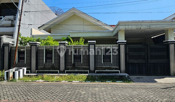 House Under the Beautiful Satellite Market 9.4 L Sukomanunggal Surabaya