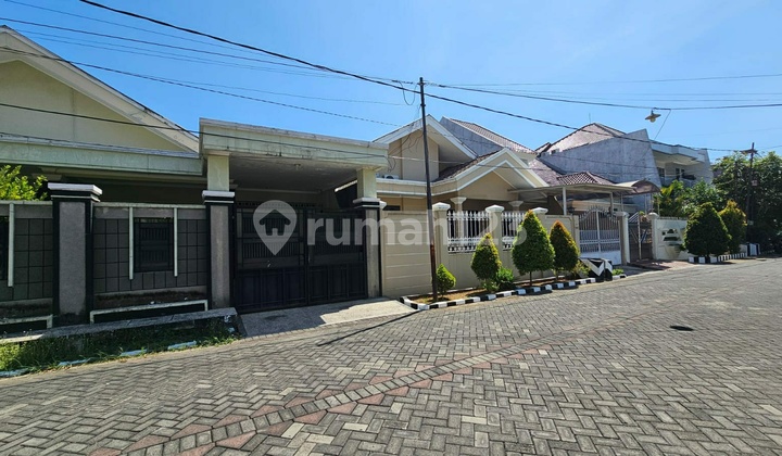 House Under the Beautiful Satellite Market 9.4 L Sukomanunggal Surabaya 2