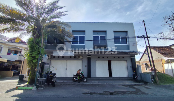 Dijual Ruko Mewah 2 Lantai Selangkah ke Kampus Umy, Jalan Wates Km 5 Ambarketawang, Gamping, Sleman.