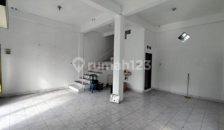 For Rent: Strategic 2-Story House in Prime Location & Easy Access, Gedong Kuning, Kotagede.