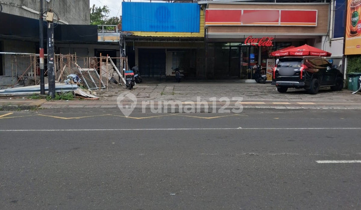 Disewakan Ruang Usaha Strategis di Kawasan Ramai Terban Cocok untuk Bisnis Kuliner & Retail Disewakan Ruang Usaha Strategis di Kawasan Ramai Terban Cocok untuk Bisnis Kuliner & Retail