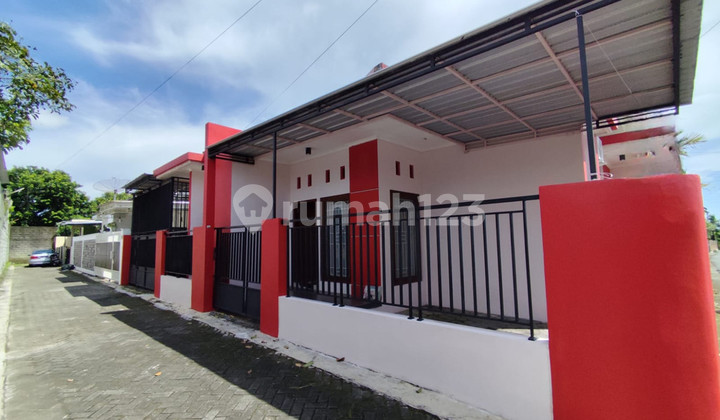 For Rent: Strategic Hook House in Karangsari, Wedomartani, Ngemplak, Sleman, near Maguwoharjo Stadium 2