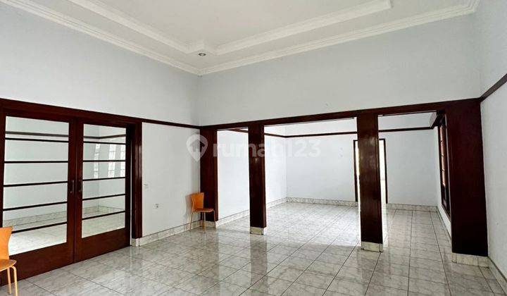 Dijual Rumah Cantik Asri Di Sayap Diponegoro.cocok Untuk Resto 1