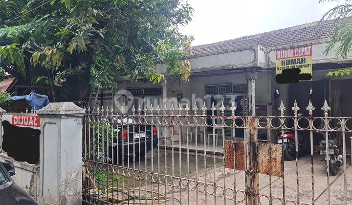 DIJUAL CEPAT Rumah Tua di Jl Galaxy Raya, Bekasi Selatan 2