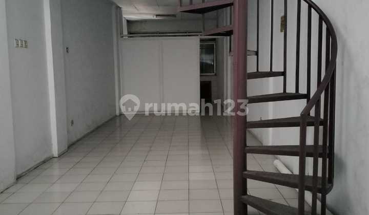Dijual Cepat Ruko 3 lantai di Jl Raya Hasyim Ashari Dibawah NJOP