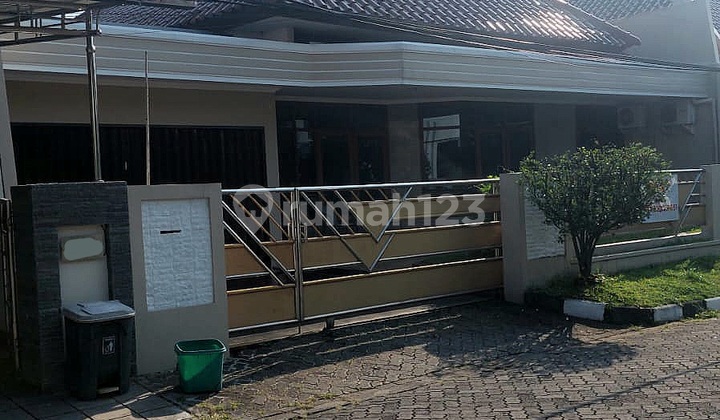 Ready-to-Use Rental House in Permata Semeru Housing Complex Ready-to-Use Rental House in Permata Semeru Housing Complex