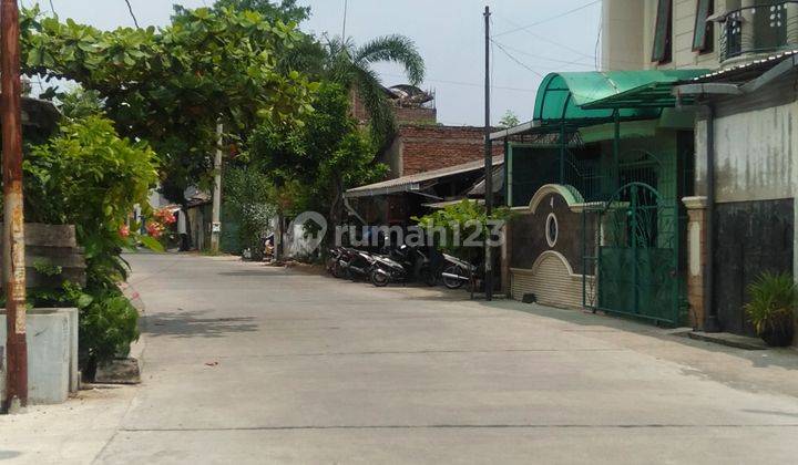 Sewa rumah tengah kota di Tirtoyoso, cocok untuk mess karyawan/kantor dengan 9 kamar. Bebas banjir dan jalan lebar 2