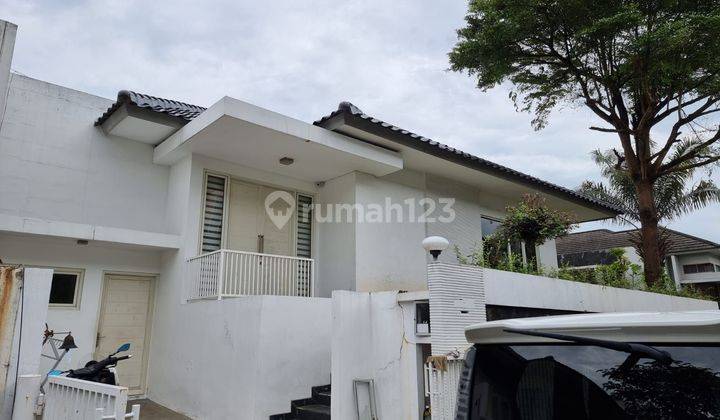 Dijual rumah cantik di perumahan elite Graha Candi Golf 1