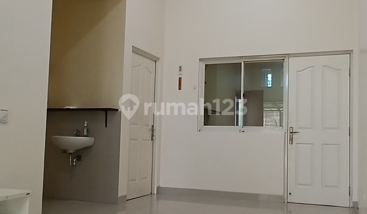 Rumah Siap Pakai di Taman Anyelir 2