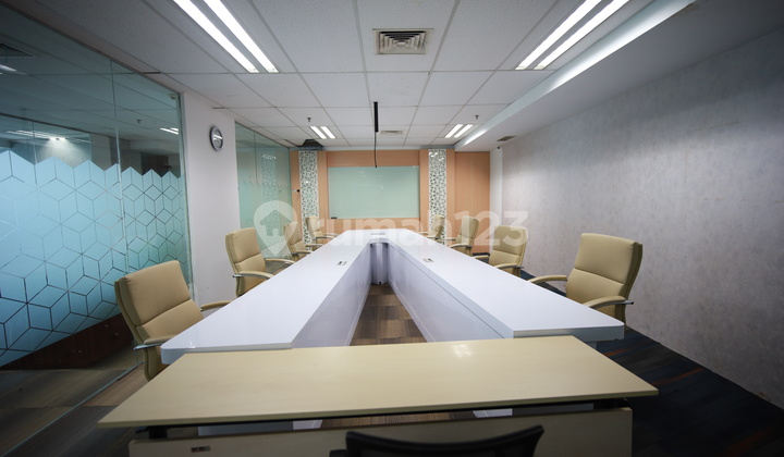 Flexible office rental in South Jakarta! Customizable to meet your team's needs. Strategic location, complete facilities.