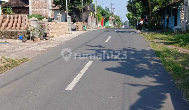 Mangku's House on DPU Road in Malanggaten 2