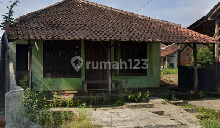 Mangku's House on DPU Road in Malanggaten 1