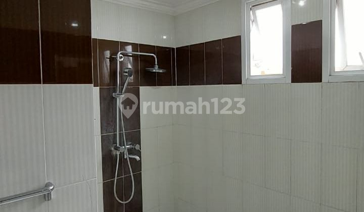 Ready-to-Live Fully Furnished House in Turangga 2