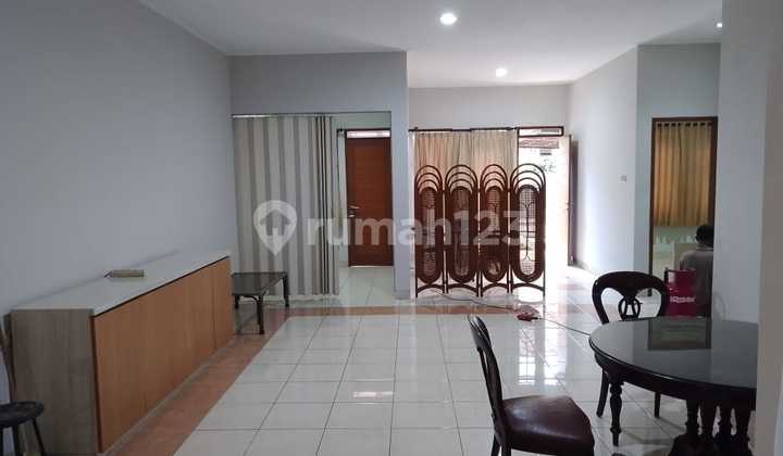 Rumah Nyaman dan Terawat Semi Furnished di Pondok Hijau Rumah Nyaman dan Terawat Semi Furnished di Pondok Hijau
