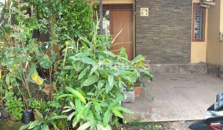 Ready-to-Occupy House in Sayap Pasteur Ready-to-Occupy House in Sayap Pasteur