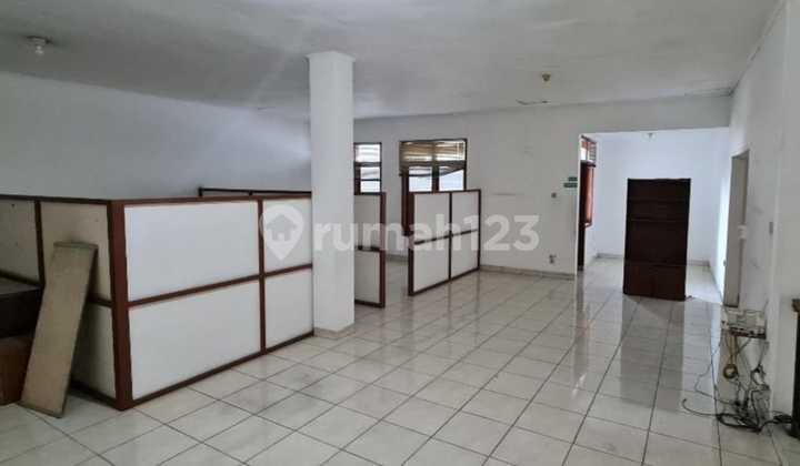 House Suitable for Office in Sayap Setrasari 2
