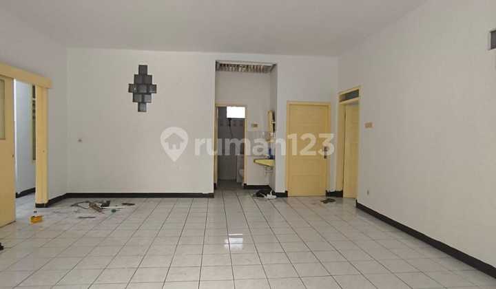 Newly Renovated Ready-to-Occupy House in Sayap Pajajaran Newly Renovated Ready-to-Occupy House in Sayap Pajajaran