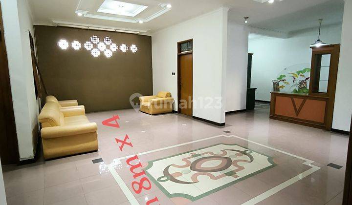 Rumah Bagus Semi Furnished SHM di Batununggal 1