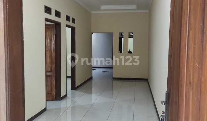 Rumah Boleh untuk Kantor di Pasirluyu 2