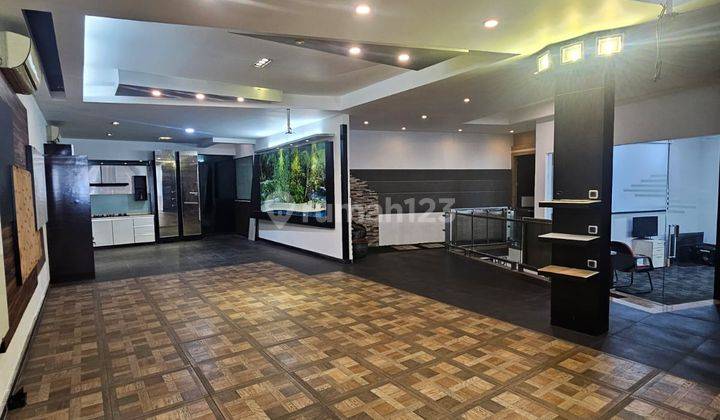 Gedung Showroom 600 m2 SHM Meruya, Jakarta Barat 1
