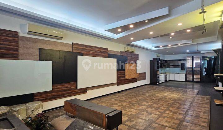 Gedung Showroom 600 m2 SHM Meruya, Jakarta Barat 2