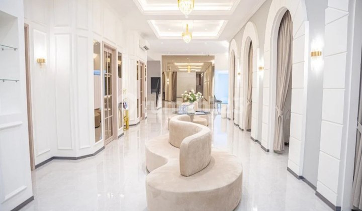 For Sale Good Strategic Building Ready to Occupy on Kemang Raya, South Jakarta