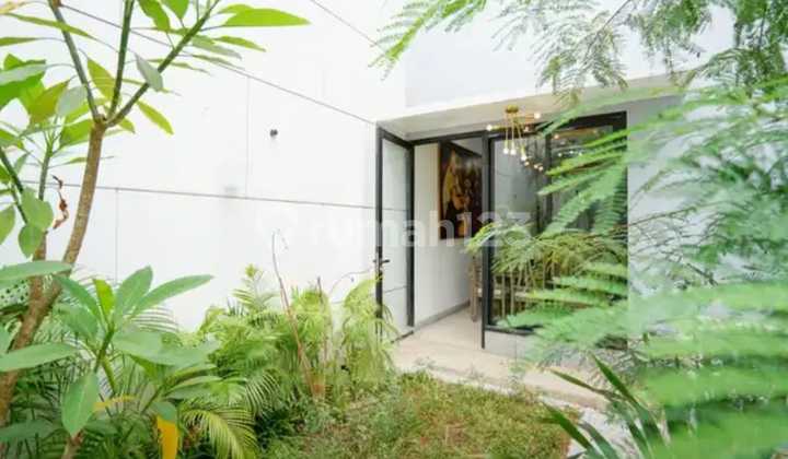 New Ready-to-Occupy Beautiful House in Meruya, West Jakarta 2