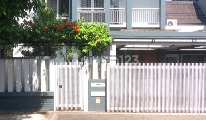 Rumah Sewa Luxury Ada Kolam Di Kota Wisata 2