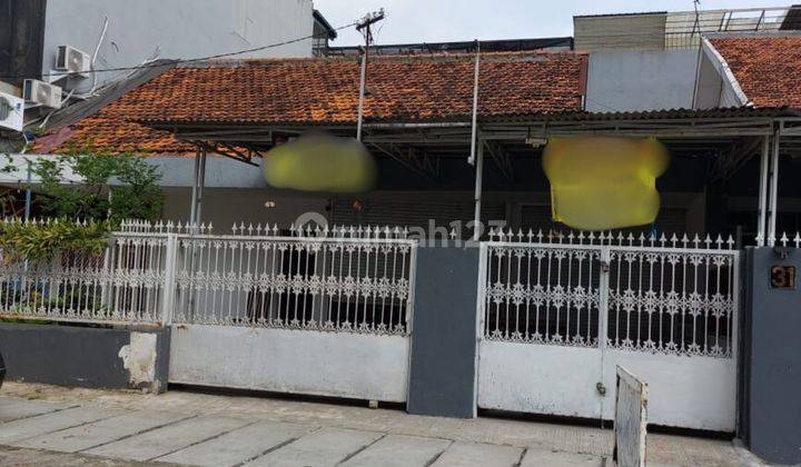 Disewakan Rumah Luas Di Jakarta  1