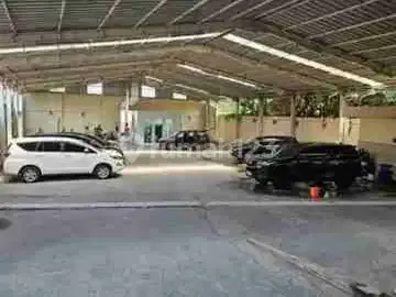 Gedung Tempat Usaha Kantor Raya Bintaro Parkir 40 Mobil