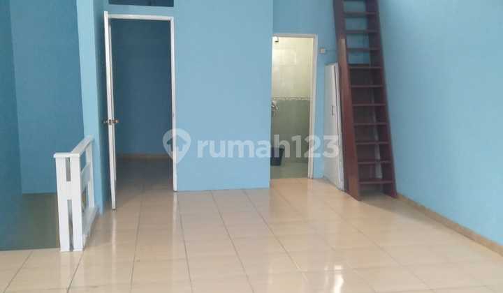 Shop House for Sale, Strategic Location Near Road in Tanjung Barat Shop House for Sale, Strategic Location Near Road in Tanjung Barat