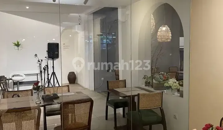 Commander Polim Business Space, Kebayoran Baru, Parking for 30 Cars