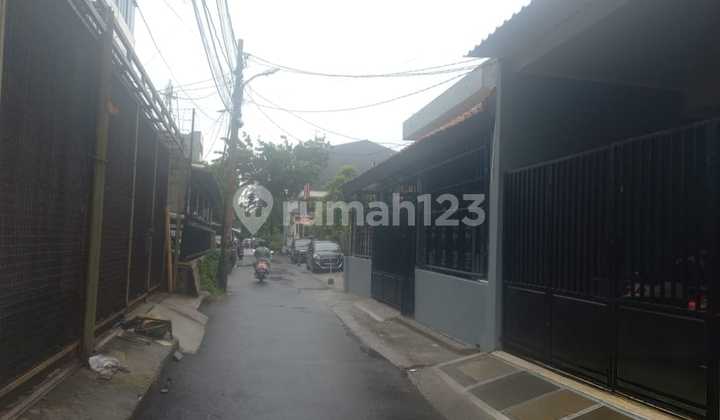 Exclusive Boarding House for Sale 3.5 Floors 15 Rooms 9-10% Return on Investment Mangga Besar West Jakarta 2