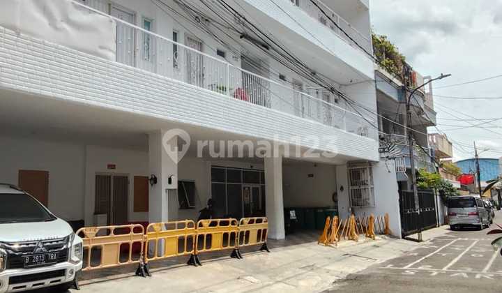 Exclusive Boarding House for Sale, 3 Floors, 35 Rooms, 9% ROI, Rawamangun, East Jakarta 2