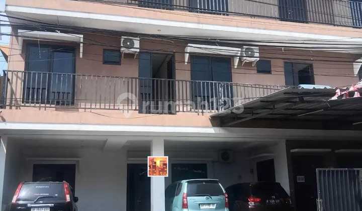 For Sale Exclusive 3-Floor 40-Room Boarding House, Johar Baru, Central Jakarta