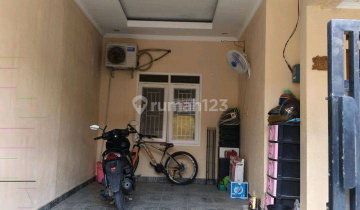 Dijual Cepat. Rumah 2 Lantai Di Tengah Kota. Dekat Kampus Karawang 2