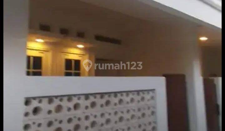 Dijual Rumah 2 Lantai. Lokasi: Utan Kayu 2