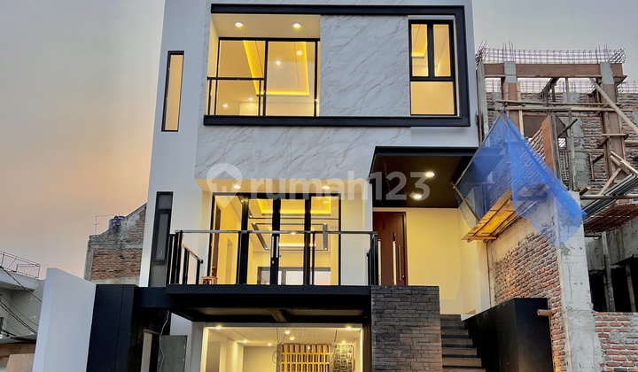 Rumah Modern + Private Pool Plataran Cilandak Di Jagakarsa Jakarta Selatan