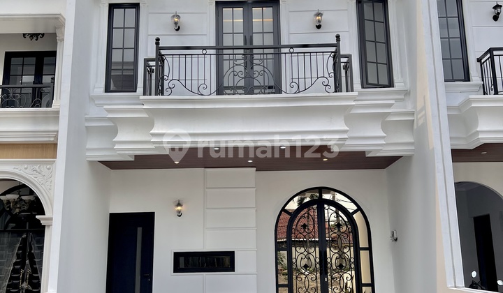 Rooftop House with Swimming Pool Facilities Near Tb Simatupang in Kebagusan, Pasar Minggu, South Jakarta Rooftop House with Swimming Pool Facilities Near Tb Simatupang in Kebagusan, Pasar Minggu, South Jakarta