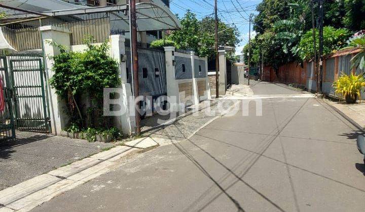 Rumah Pinggir Jalan Strategis di Kemanggisan Ilir Jakarta Barat. 1