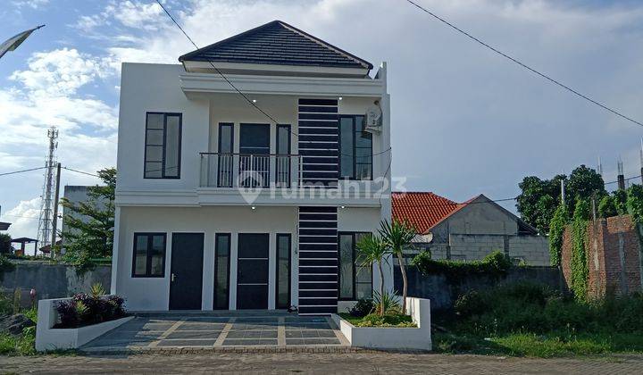 Rumah 2 Lantai Lokasi Strategis 0 Jalan Kabupaten Dengan View Pegunungan 1