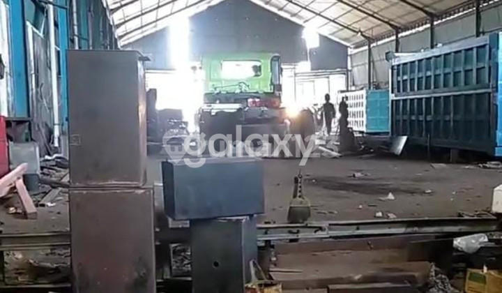 Gudang bekas karoseri di Mojotengah Menganti Gresik Gudang bekas karoseri di Mojotengah Menganti Gresik