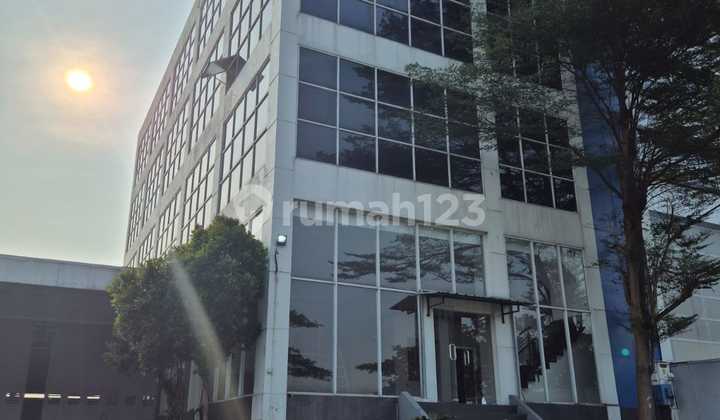 For Rent 4-Storey Building in a Strategic Location on Main Road, Harapan Indah Commercial Center, Bekasi